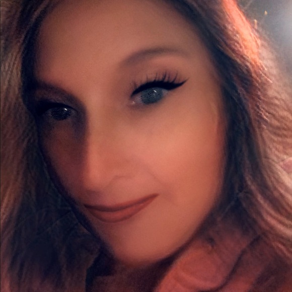 Meet your Posher, Robin - Picture 2 of 6